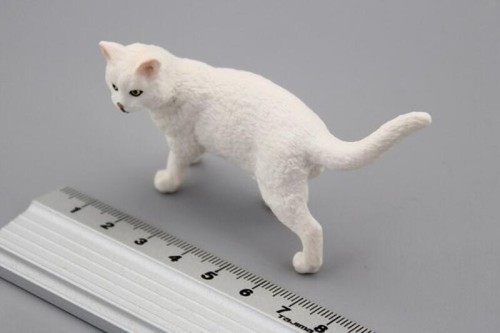 Modellino animale gatto bianco