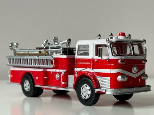 Camion dei vigili del - , fuoco